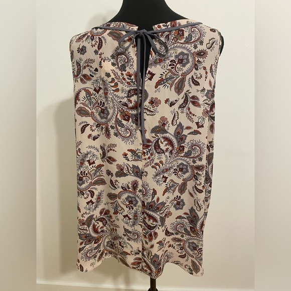 NWT - Loft Outlet Floral Paisley Printed Sleeveless Blouse - Size XL - Picture 3 of 4